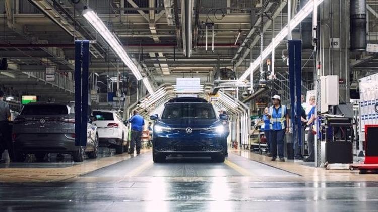 EU Weakens Combustion Engine Ban and Unveils Measures for a Cleaner and Competitive Auto Industry