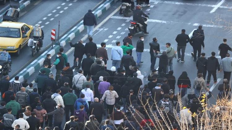 Trump and Top Iranian Official Exchange Threats Over Protests in Iran