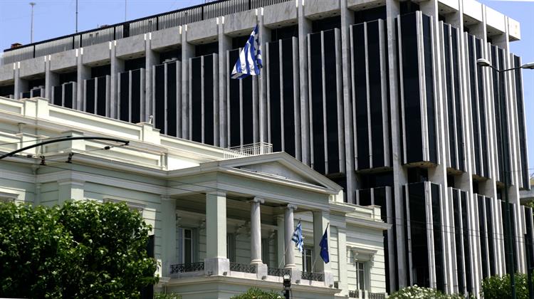 Ταύτιση με τη Δύση στη Σκιά της Τουρκίας