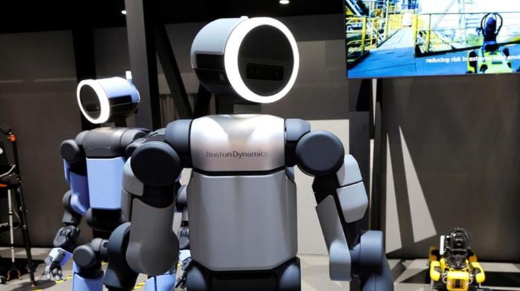 Το 1ο Εργοστάσιο, όπου Ρομπότ Κατασκευάζουν Ολόκληρο Αυτοκίνητο, Αναμένεται να Ανοίξει στην Κίνα ή τις ΗΠΑ έως το 2030