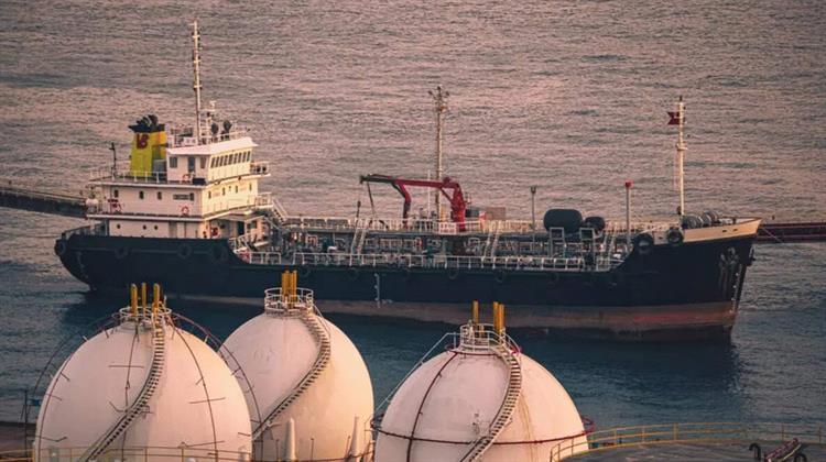 Reuters: Πτώση 46% στα Έσοδα του Ρωσικού Προϋπολογισμού Από το Πετρέλαιο και το Φ. Αέριο τον Ιανουάριο