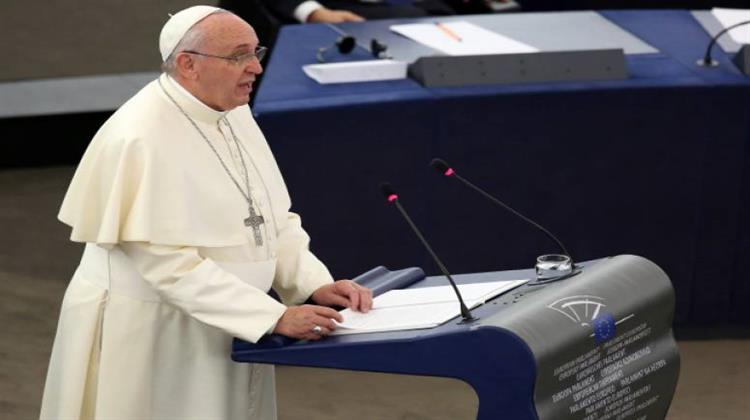 Pope Francis Asks for Humane Europe That Gives Citizens Dignity
