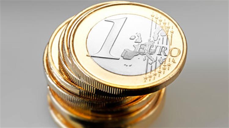 Στο Χαμηλότερο Επίπεδο από το 2003 Υποχωρεί το Ευρώ
