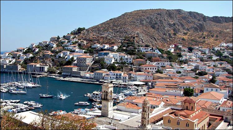 Έκπτωση 50% για τους Μόνιμους Κατοίκους Σπετσών και Ύδρας Από τη Hellenic Seaways