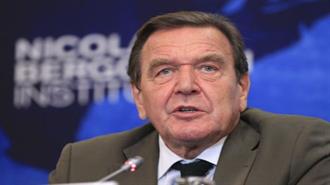 Ο Γιούνκερ της Κομισιόν κι ο Σρέντερ της Gazprom Συναντήθηκαν σαν Δυο «Παλιοί Γνώριμοι»