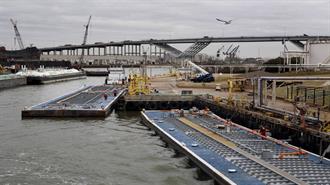 First Crude Oil Shipment Exports From U.S. After 40 Year Ban Lifted