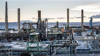 Σε Πολυήμερη Απεργία στα Διυλιστήρια της Γαλλίας Καλεί το Μεγαλύτερο Συνδικάτο