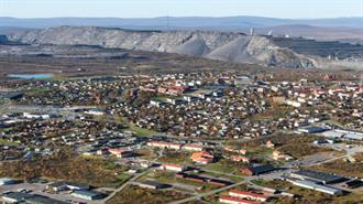 Μια Πόλη Μετακομίζει για Χάρη των Μεταλλείων
