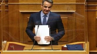 Μεταξύ Αλαζονείας και Εκνευρισμού ο Κυριάκος στη Βουλή για τις Πυρκαγιές