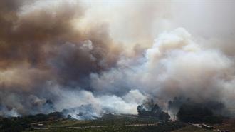 Σε Πλήρη Εξέλιξη Μεγάλη Πυρκαγιά σε Εργοστάσιο Πλαστικών στην Αυλίδα