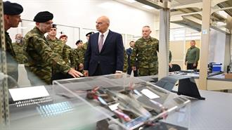 Επίσκεψη Δένδια στο Εργοστάσιο Μη Επανδρωμένων Αεροχημάτων στις Αχαρνές