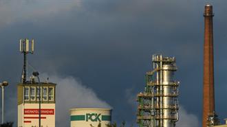 Reuters: Η Shell Αναζητά Πάλι Αγοραστές για το Μερίδιό της σε Γερμανικό Διυλιστήριο που Υπόκειται στις Κυρώσεις Κατά της Μόσχας