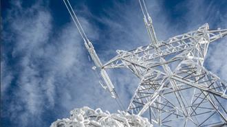 ΗΠΑ: Ο Πάγος μετά τη Χιονοκαταιγίδα Δοκιμάζει τα Δίκτυα Ηλεκτρικής Ενέργειας