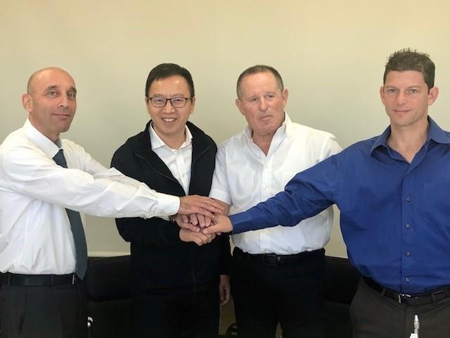Από αριστερά προς δεξιά: Shaul Zemach, Energean Israel Country Manager, Jason (Liu) Dongbing,                             CEO PMEC, Meir Shamir, CEO Mivtach Shamir, Ron Oren, CEO Rapac 